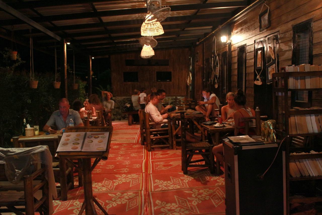 Love Station Hostel Baan Tai Exterior photo